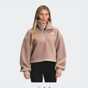 The North Face Women's Platte Sherpa 1/4 Zip Pullover (NWOT)
